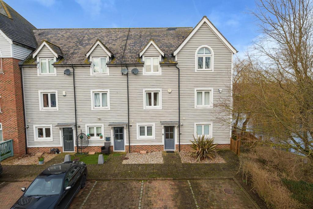 The Lakes, Larkfield, Aylesford 3 bed townhouse for sale £420,000