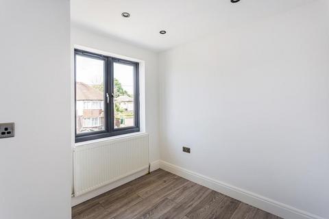 2 bedroom apartment for sale - DILSTON ROAD, LEATHERHEAD, KT22