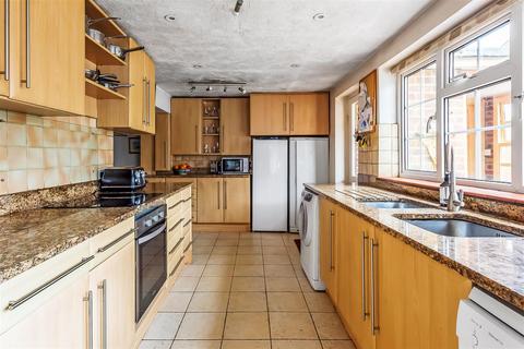 3 bedroom end of terrace house for sale, Tanhouse Road, Broadham Green
