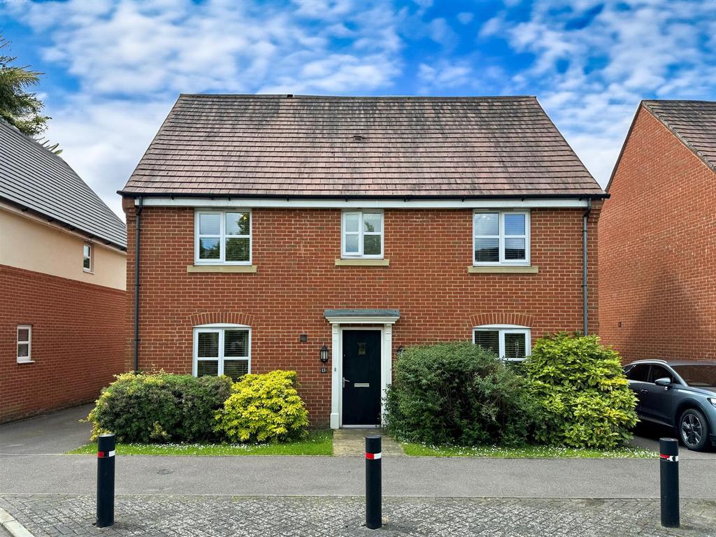 Larkspur Drive, Burgess Hill 4 bed detached house for sale £510,000