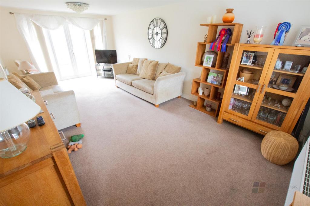 Larkspur Drive, Burgess Hill 4 bed detached house for sale £510,000