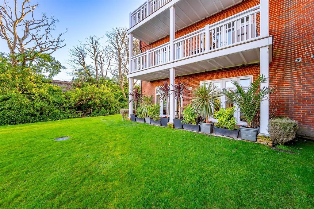 Darley Road, Meads, Eastbourne 2 bed flat for sale £625,000