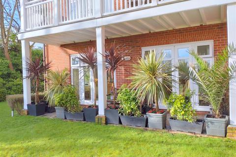 2 bedroom flat for sale, Darley Road, Meads, Eastbourne