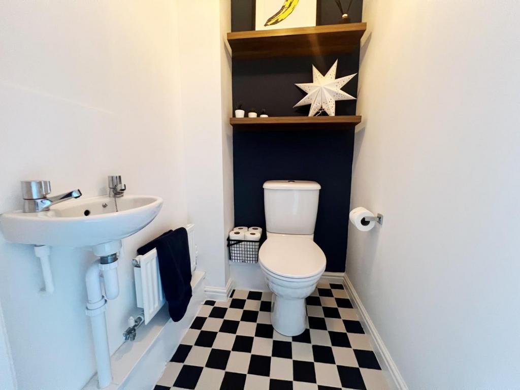 Cloakroom/WC