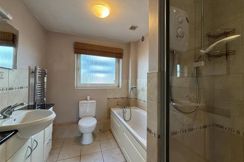 8 Collatons Walk, Bow, Crediton, EX17 6LS