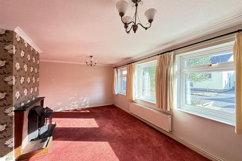 8 Collatons Walk, Bow, Crediton, EX17 6LS