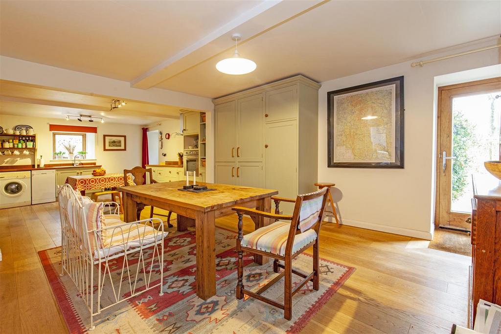 Kitchen-5.jpg