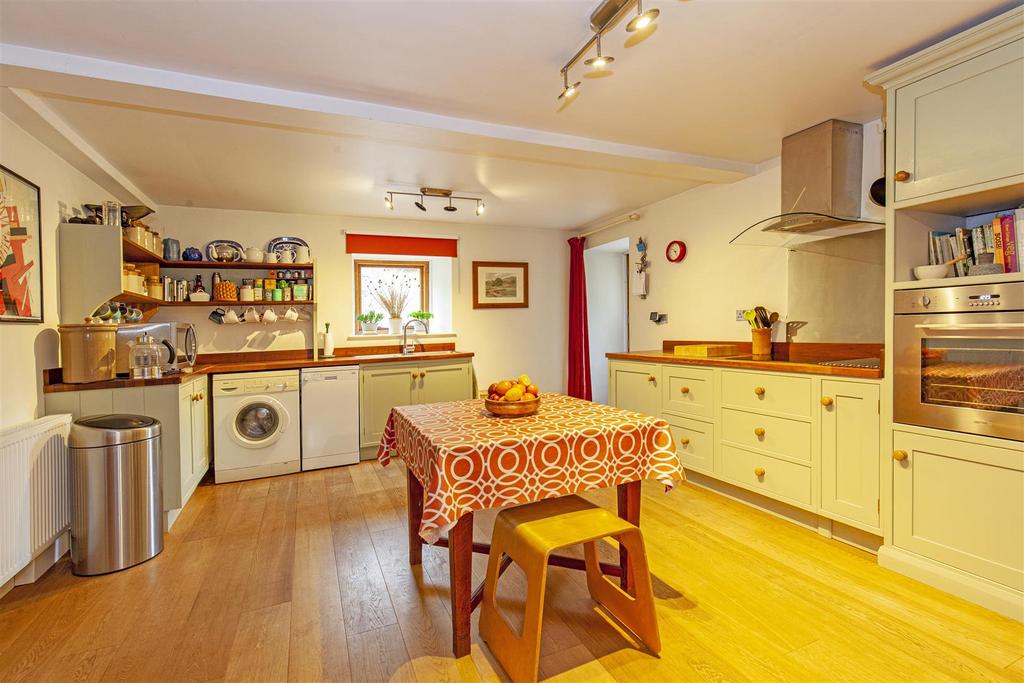 Kitchen-3.jpg