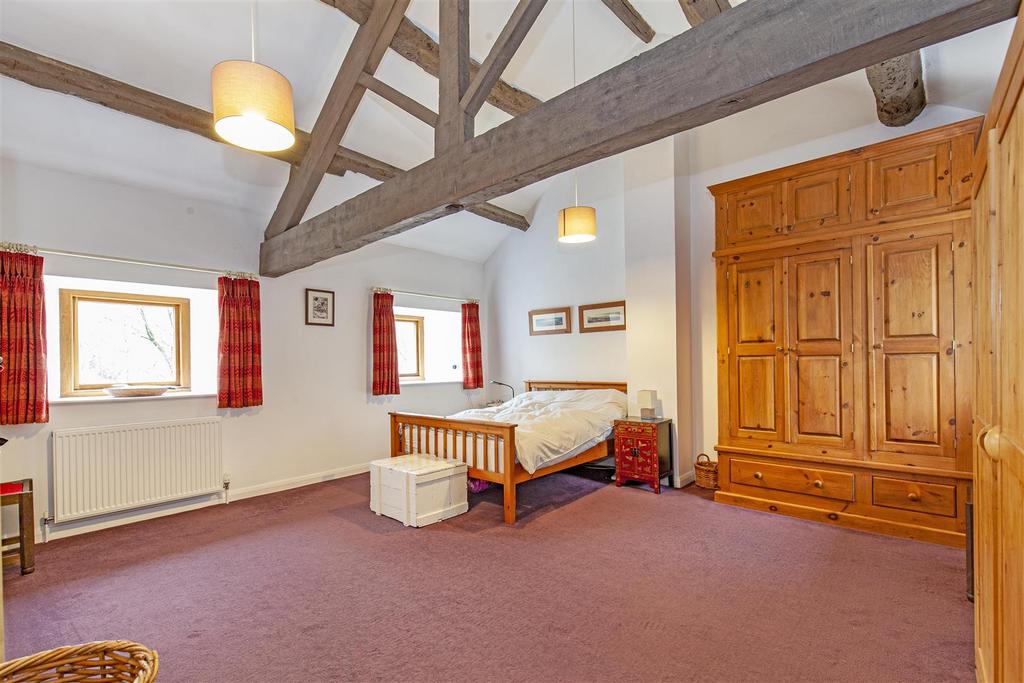 Bedroom 1-1.jpg