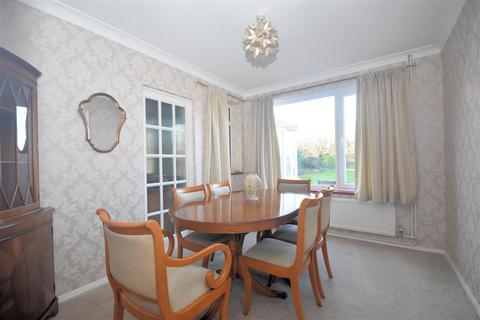 3 bedroom detached house for sale - Northumberland Avenue, Aylesbury HP21