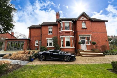 4 bedroom house to rent, The Crescent, Davenport, Stockport