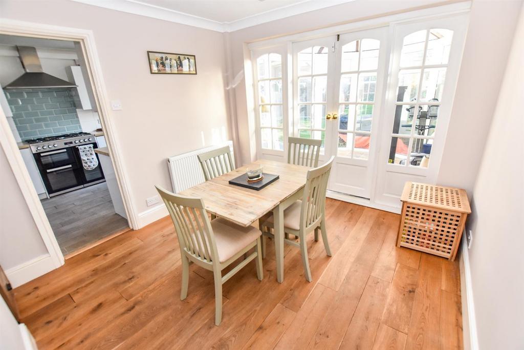 Dining room.jpg