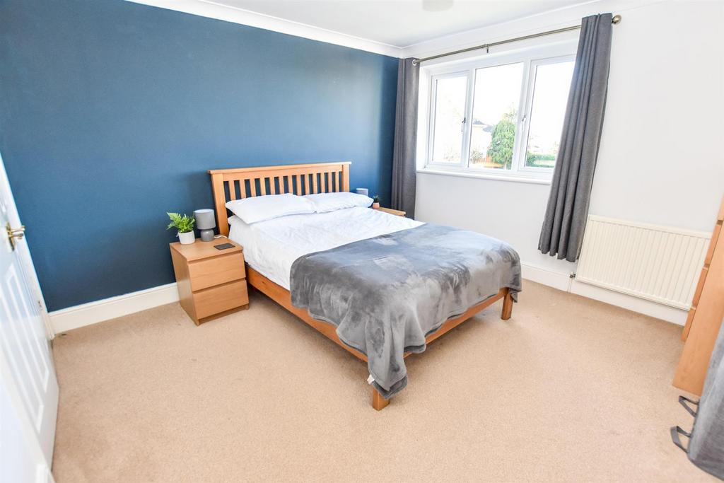 Bed 1.jpg