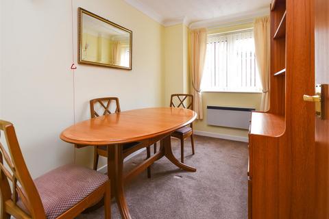 2 bedroom retirement property for sale, 13 Saxon Park,  High Street, Albrighton, Wolverhampton