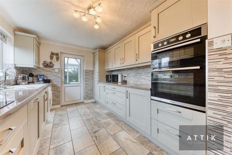 4 bedroom detached house for sale, St Johns Meadow, Metfield