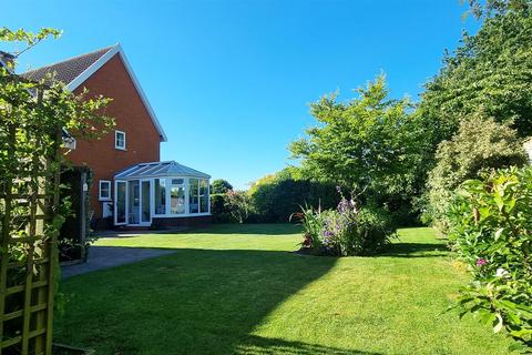 4 bedroom detached house for sale, St Johns Meadow, Metfield