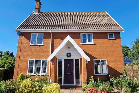 4 bedroom detached house for sale, St Johns Meadow, Metfield