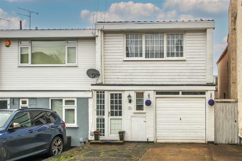 3 bedroom end of terrace house for sale, Great Eastern Road, Warley, Brentwood