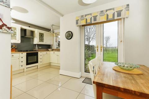5 bedroom detached house for sale, Coleshill Road, Fazeley, Tamworth, Staffordshire