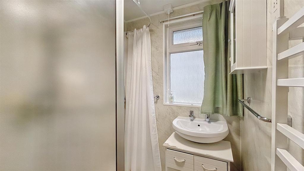 Shower room.jpg