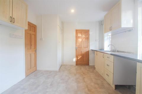 3 bedroom semi-detached house to rent, Cornish Hall End, Braintree CM7