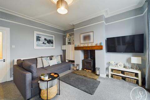 122 Town Gate, Wyke, Bradford, BD12 9JL