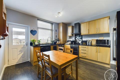 122 Town Gate, Wyke, Bradford, BD12 9JL