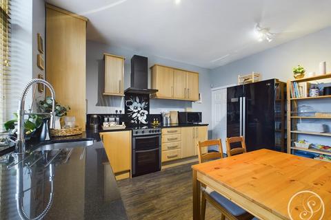 122 Town Gate, Wyke, Bradford, BD12 9JL
