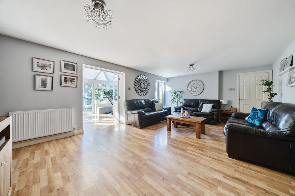 Wigmore Road, Gillingham ME8 5 bed detached house for sale £700,000