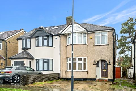 3 bedroom semi-detached house to rent, York Avenue, Stanmore, HA7