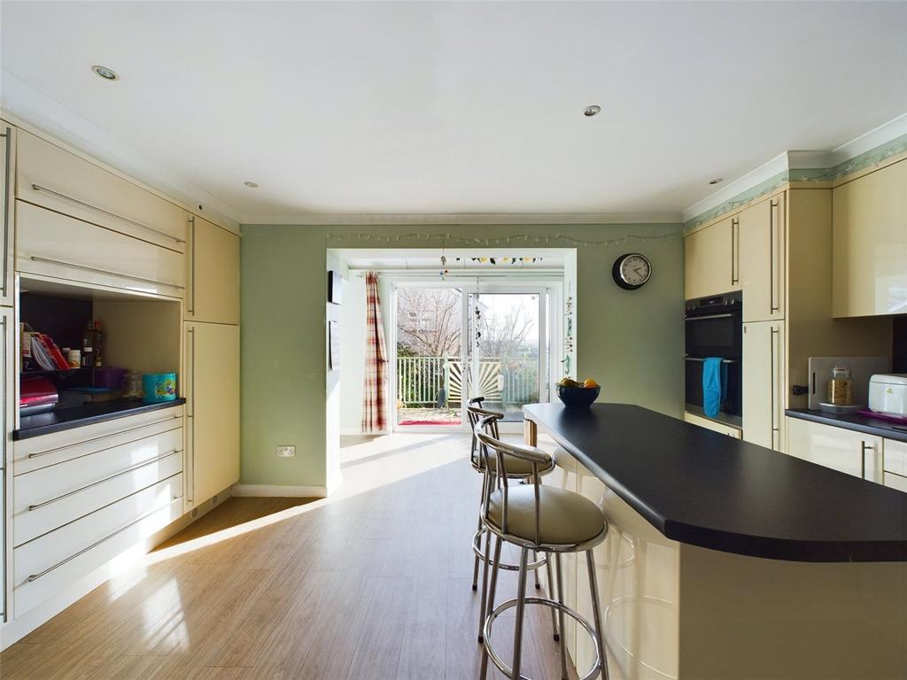 14 Kitchen