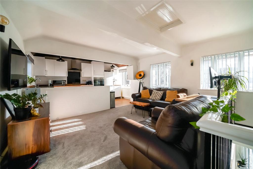 Sitting To Kitchen