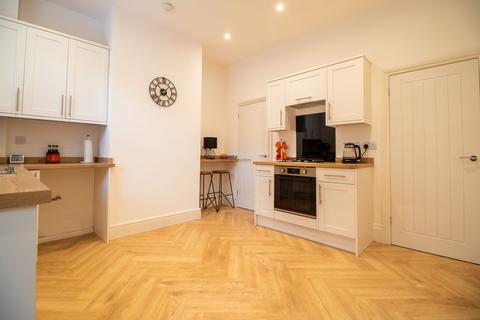 16 Alderson Place, Sheffield, S2 4UG