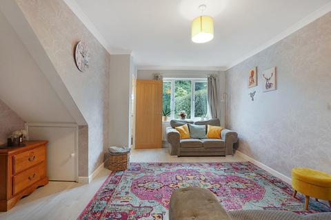 4 bedroom semi-detached house for sale, Woodbury Road, Walderslade Woods, Chatham ME5