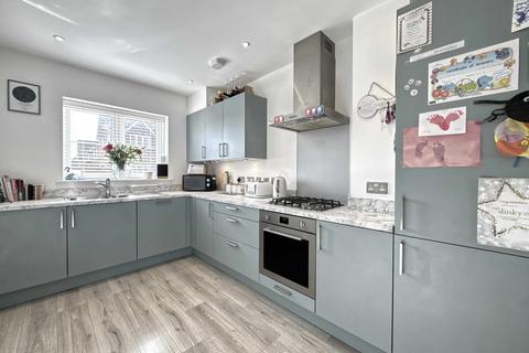 4 Appian Way, Chineham, Basingstoke, RG24 8BH