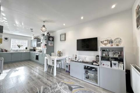 4 Appian Way, Chineham, Basingstoke, RG24 8BH