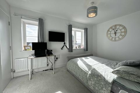 4 Appian Way, Chineham, Basingstoke, RG24 8BH