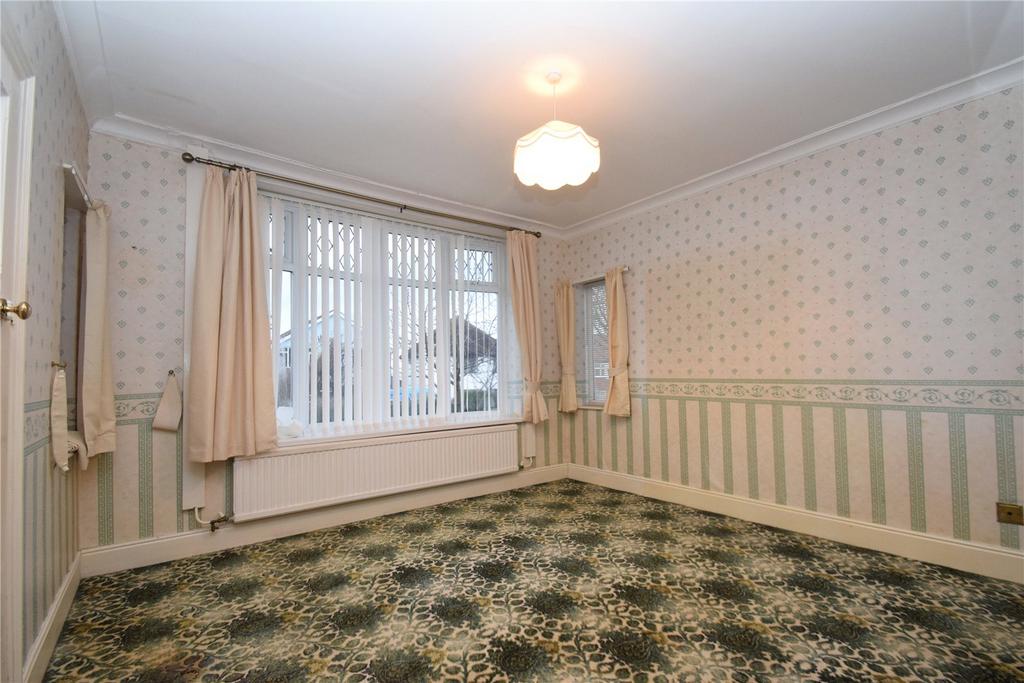 Scholes Park Road, Scarborough, North Yorkshire, YO12 2 bed detached