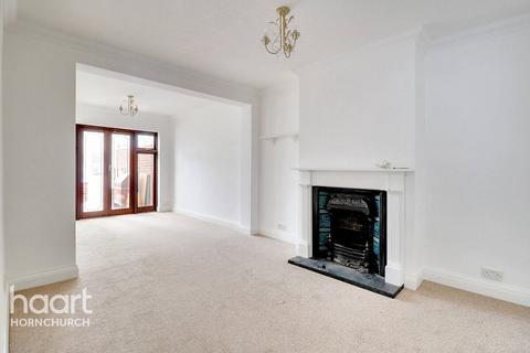 185 Warren Drive, Hornchurch, RM12 4PL
