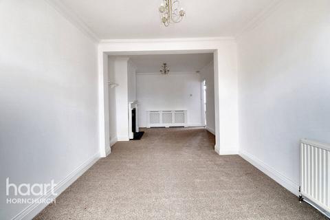 185 Warren Drive, Hornchurch, RM12 4PL