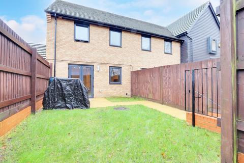 15 Divot Way, Basingstoke, RG24 9YB