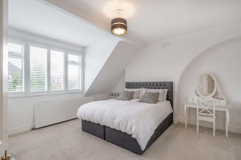 2 bedroom flat for sale, Ravenslea Road, Balham