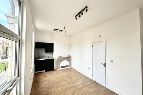 Studio to rent - Hackney, E8