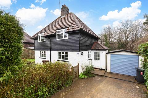 66 Upper Close, Forest Row, RH18 5DS