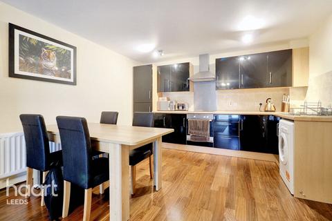 2 bedroom apartment for sale, 9 Tudor Way, Leeds