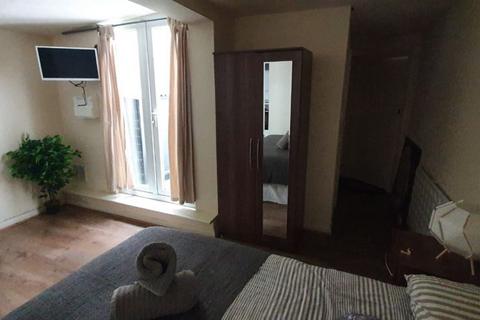 1 bedroom flat to rent - High Road, London, NW10