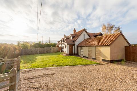 3 bedroom semi-detached house for sale, Low Common, Diss IP22