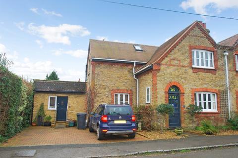 4 bedroom semi-detached house for sale - School Road, Wooburn Green, Buckinghamshire, HP10