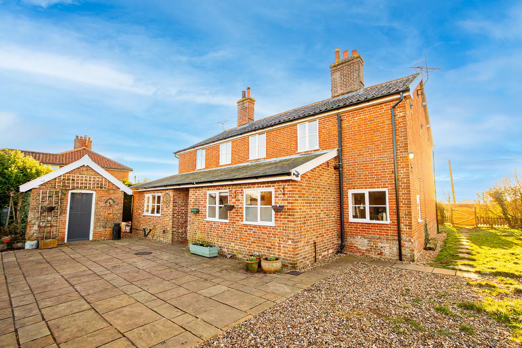 The Street, Harleston IP20 4 bed detached house for sale £650,000