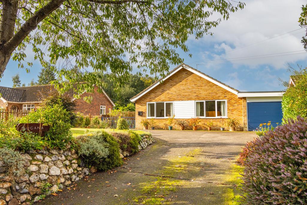 Church Road, Bungay NR35 3 bed detached bungalow for sale £395,000